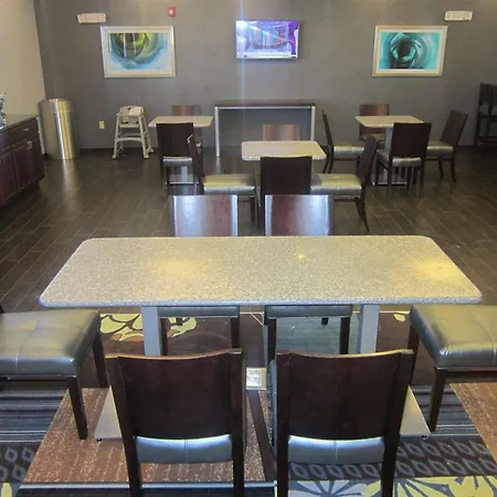 Best Western Plus Boardman Inn & Suites 